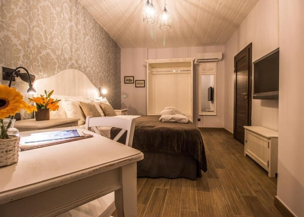 Картинка De Rohan 4*