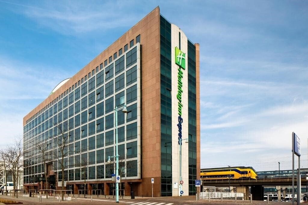 Готель Holiday Inn Express Amsterdam - Sloterdijk Station 3*