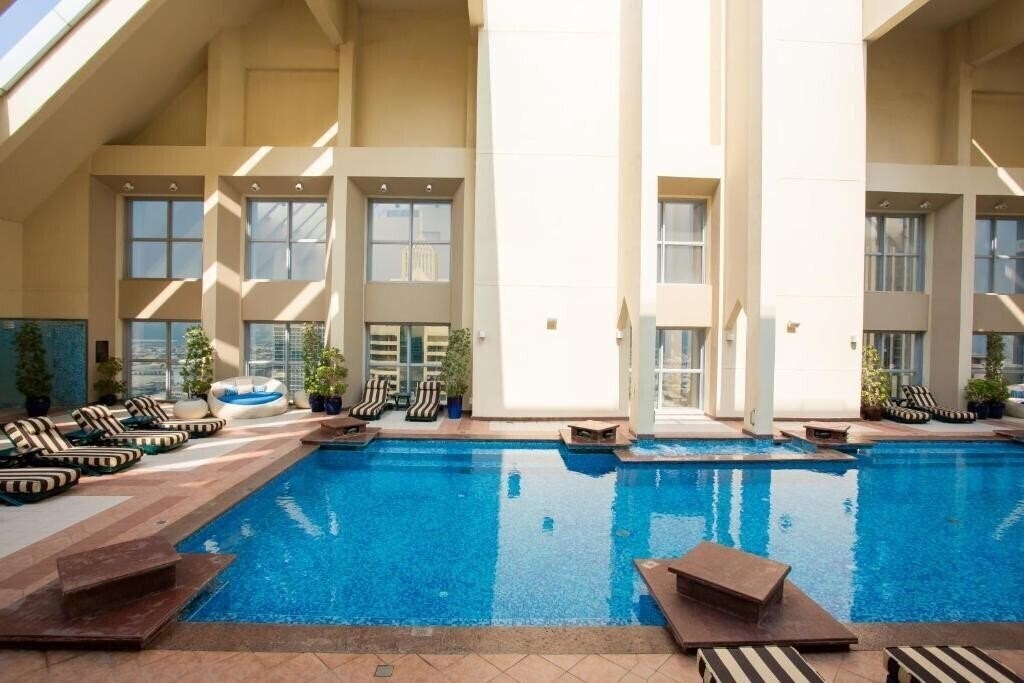 Готель Dusit Thani Dubai 5*