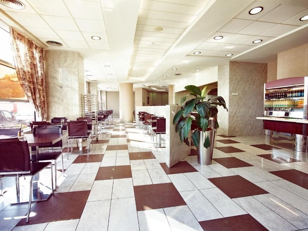 Фото Hello Hotels Gara de Nord 2*