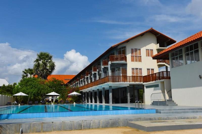 Отель Marina Beach 3*