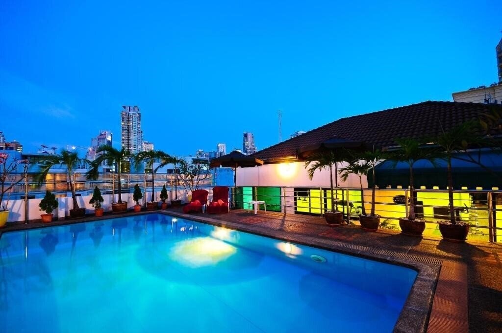 Изображение Admiral Suites Bangkok By Compass Hospitality 4*