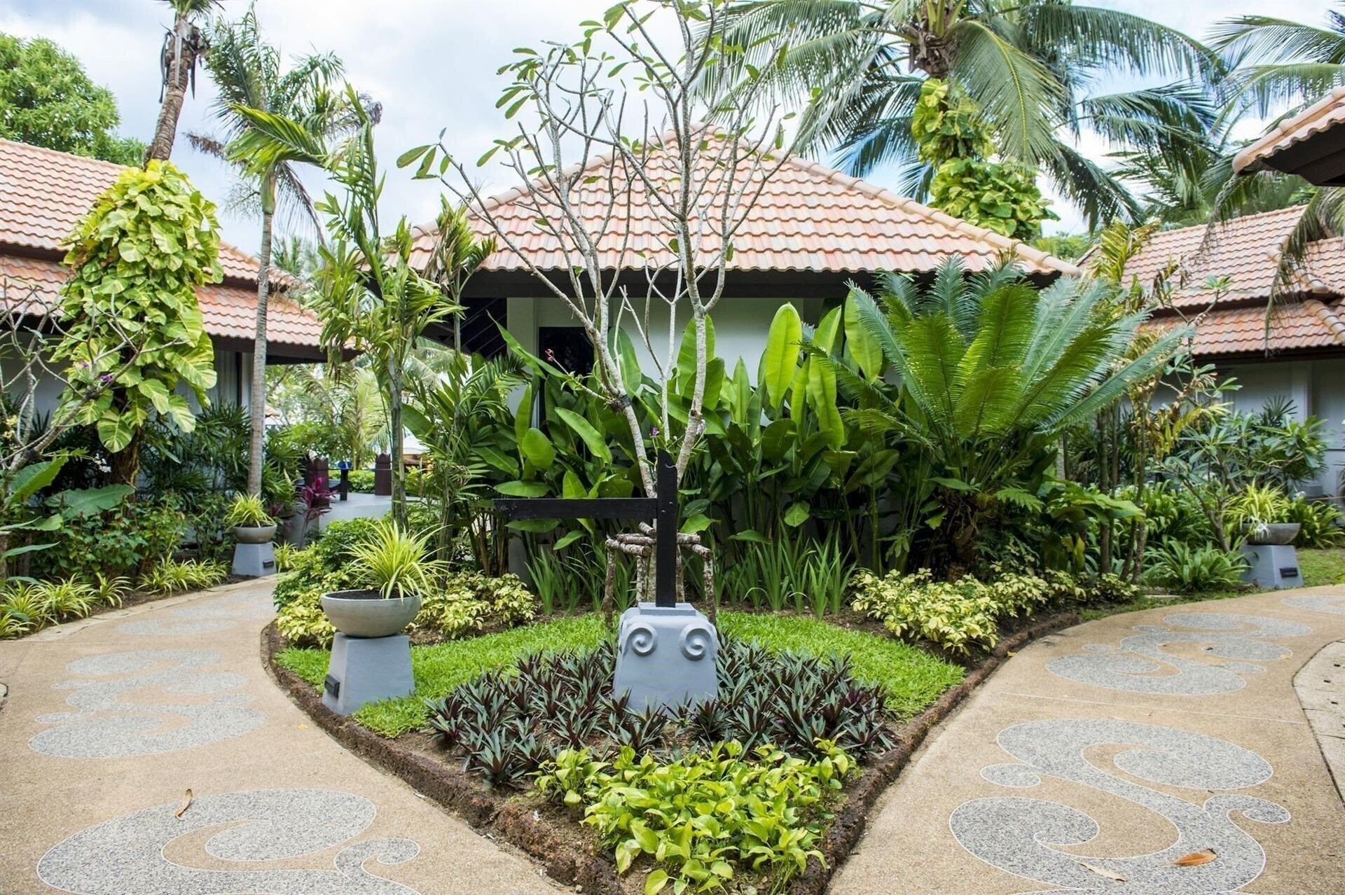 Готель Akyra Beach Club Phuket 5*