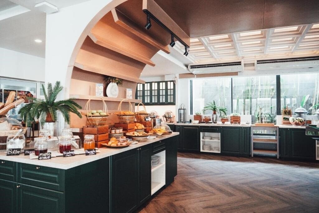 Фотографія Anona Beachfront Phuket Resort 4*