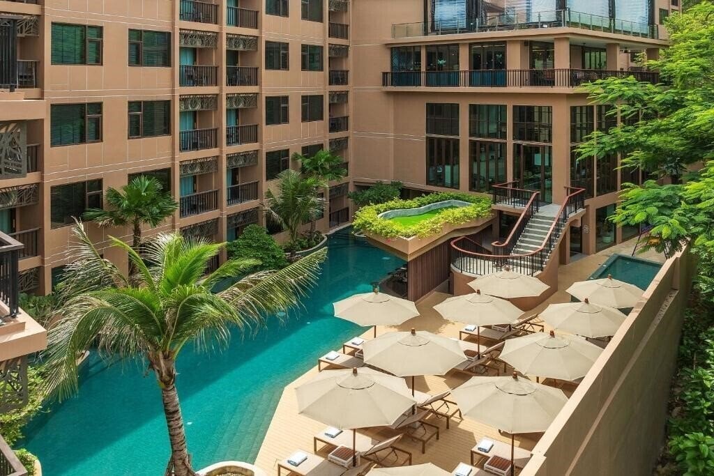 Готель The Proud Karon 4*