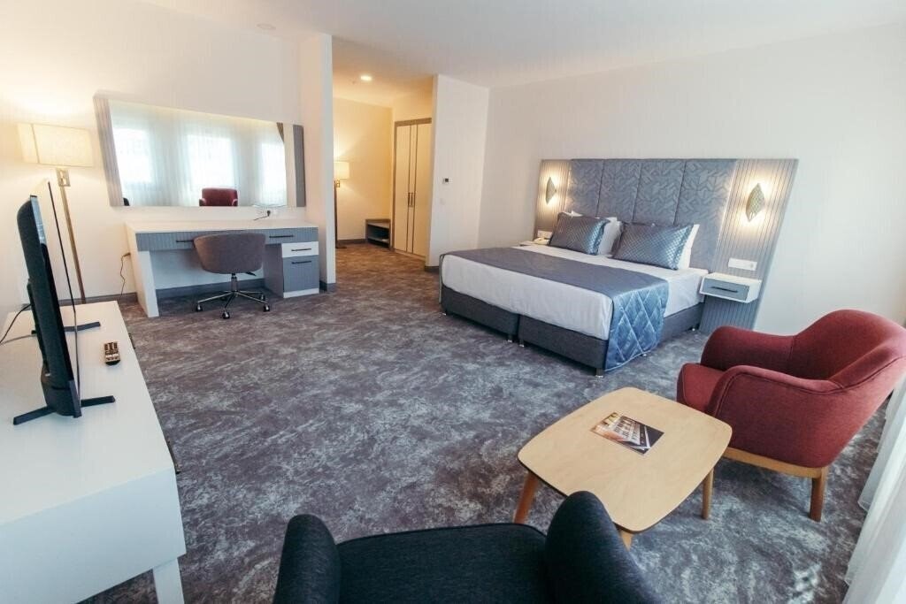 Готель Ck Farabi 4*