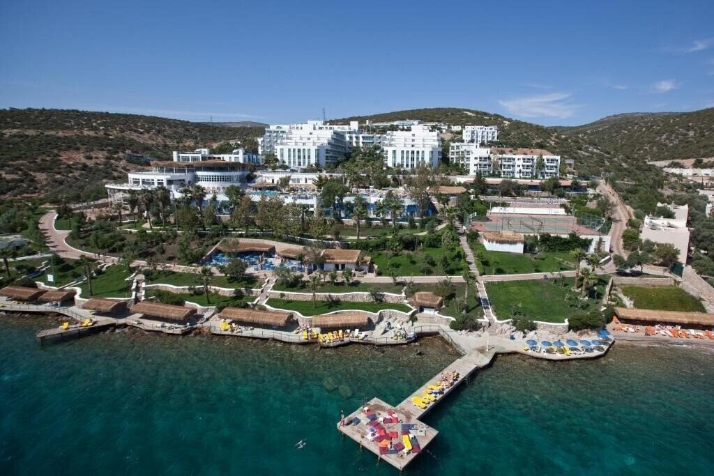 Отель Bodrum Holiday Resort & SPA (ex. Bodrum Holiday Resort ) 5*