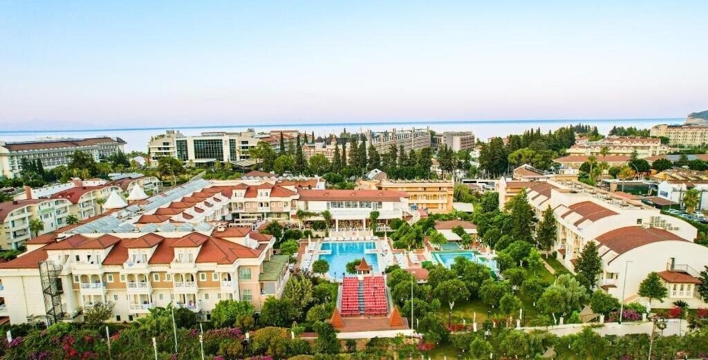 Отель Viking Garden Hotel & SPA (ex. Garden Resort Bergamot Hotel) 4*