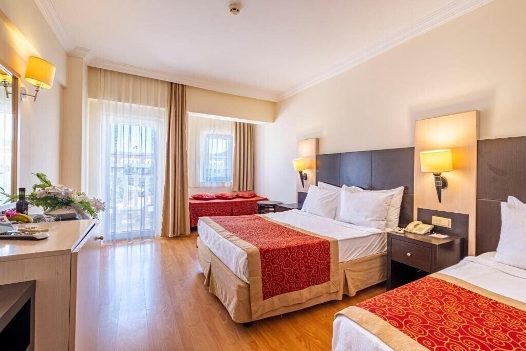 Фото Viking Garden Hotel & SPA (ex. Garden Resort Bergamot Hotel) 4*