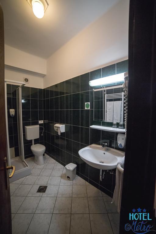 Зображення Metro 3*