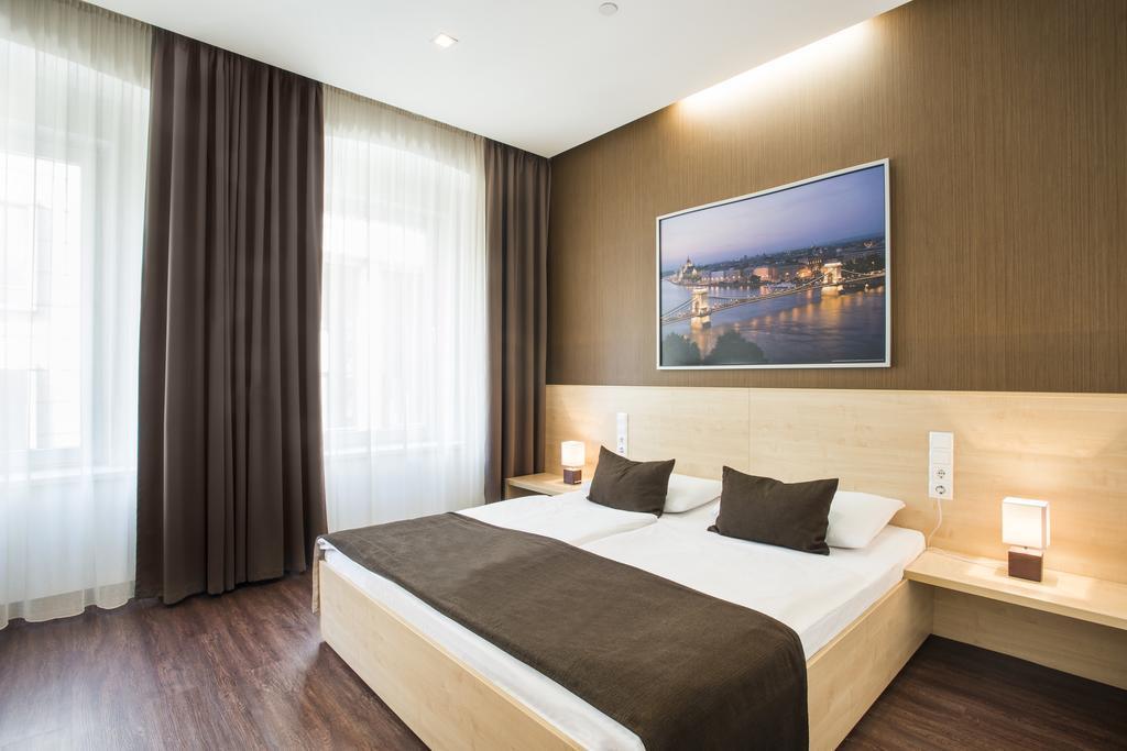 Отель Promenade City Hotel 3*