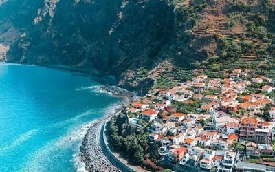 Туры Ангра-ду-Эроишму