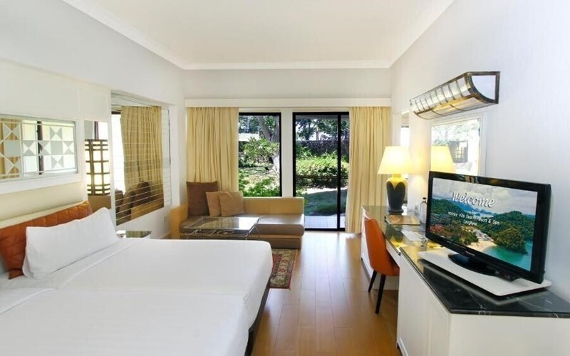 Фотографія Holiday Villa Beach Resort & SPA 4*